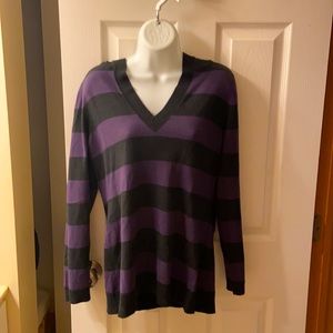 Stylin with a great color combo! Black and purple sweater pullover.
